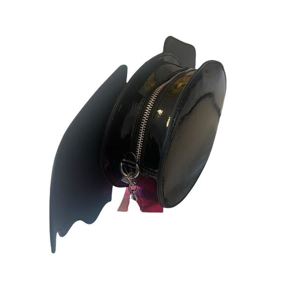 Betsey Johnson XO Wings Black Patent Leather Glow-In-The-Dark Bat Crossover. - Picture 2 of 9